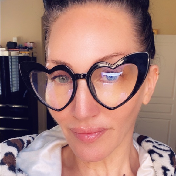 unmarked Accessories - Fashion sunnies!